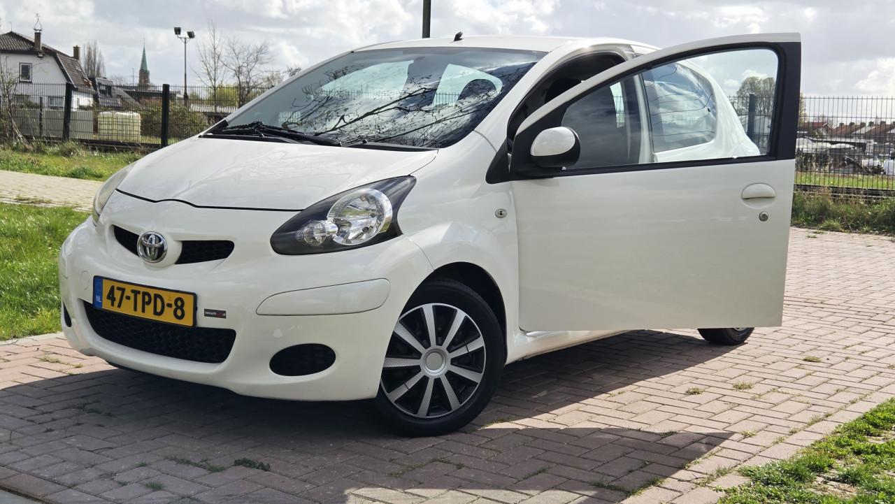 Aygo 1.0-12V Comfort Navigatie | 2012 | AIrco | 5-Deurs | NAP | APK 3-2027