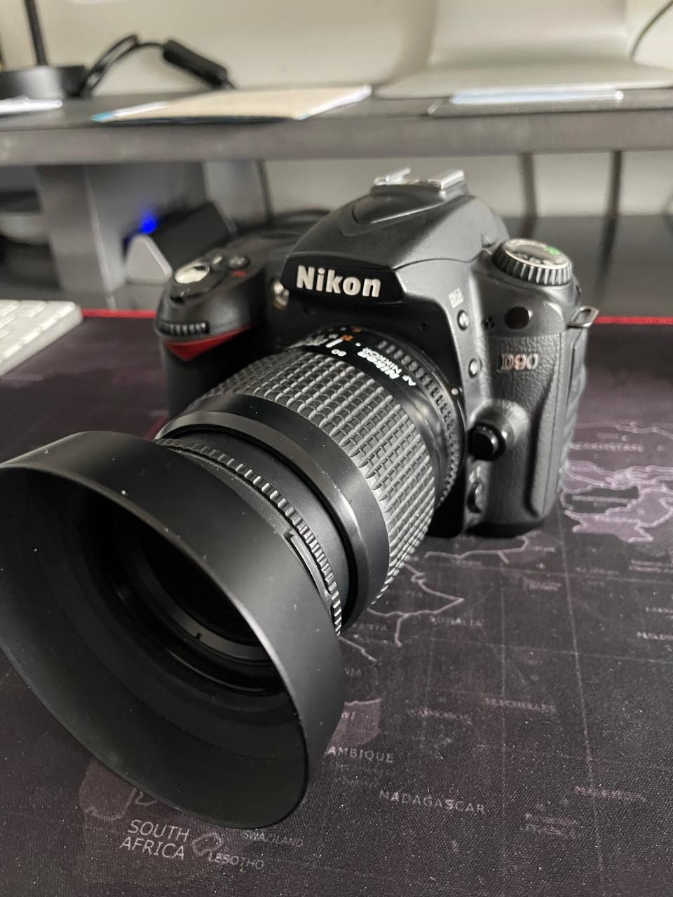 Nikon D 90