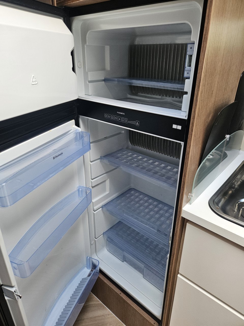Mclouis MC4 60G half integraal camper
