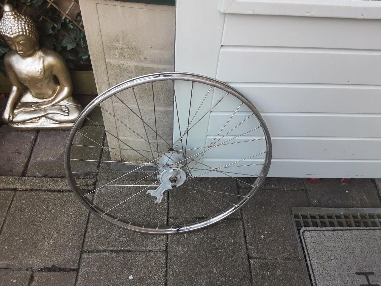 28 inch sachs r.v.s achterwiel, 3 speed,trommelrem