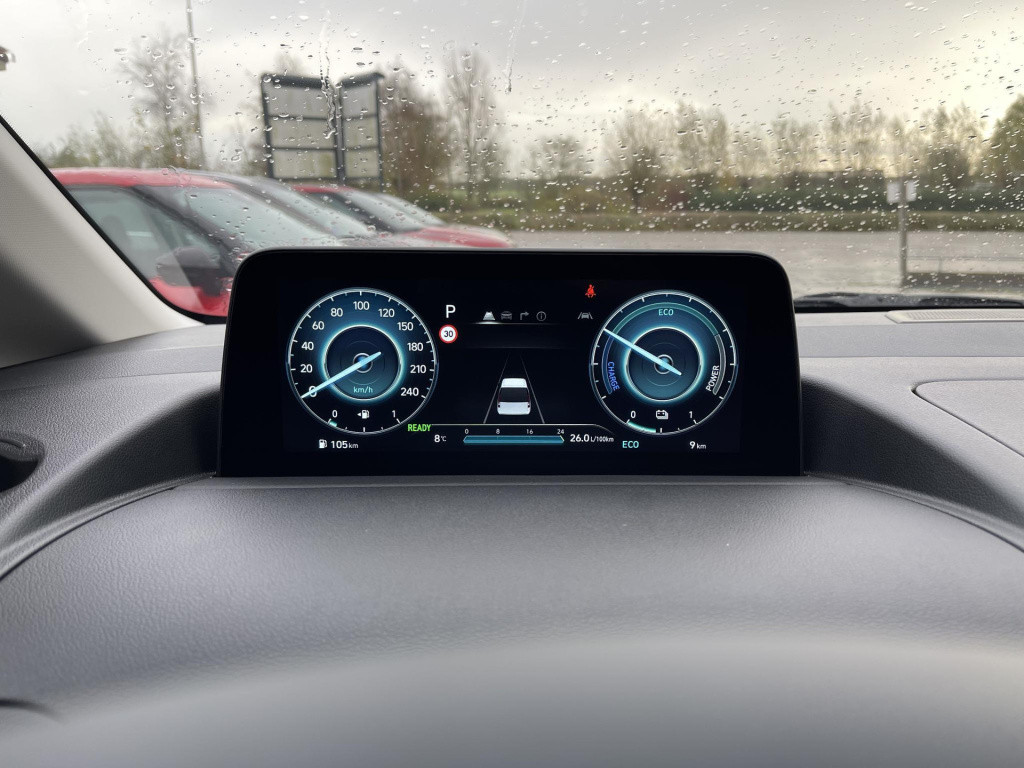 Hyundai Staria 1.6 t-gdi hev