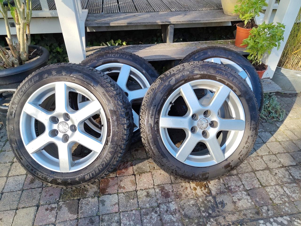 Set wielen Toyota Auris/Corolla/Prius met winterbanden
