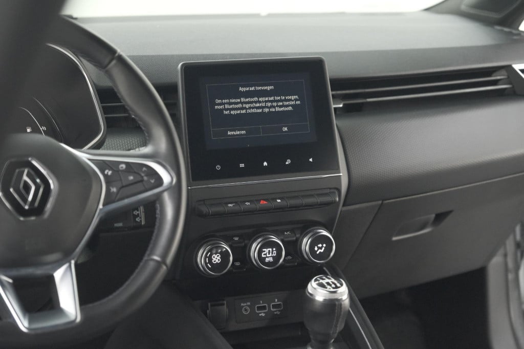 Renault Clio tce 100 intens | parkeersensoren | apple carplay | climate con