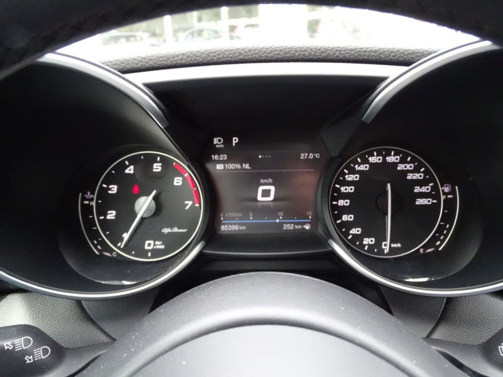 Alfa Romeo Giulia 2.0t b-tech stoel-&stuurwielverwarming | android auto | 1