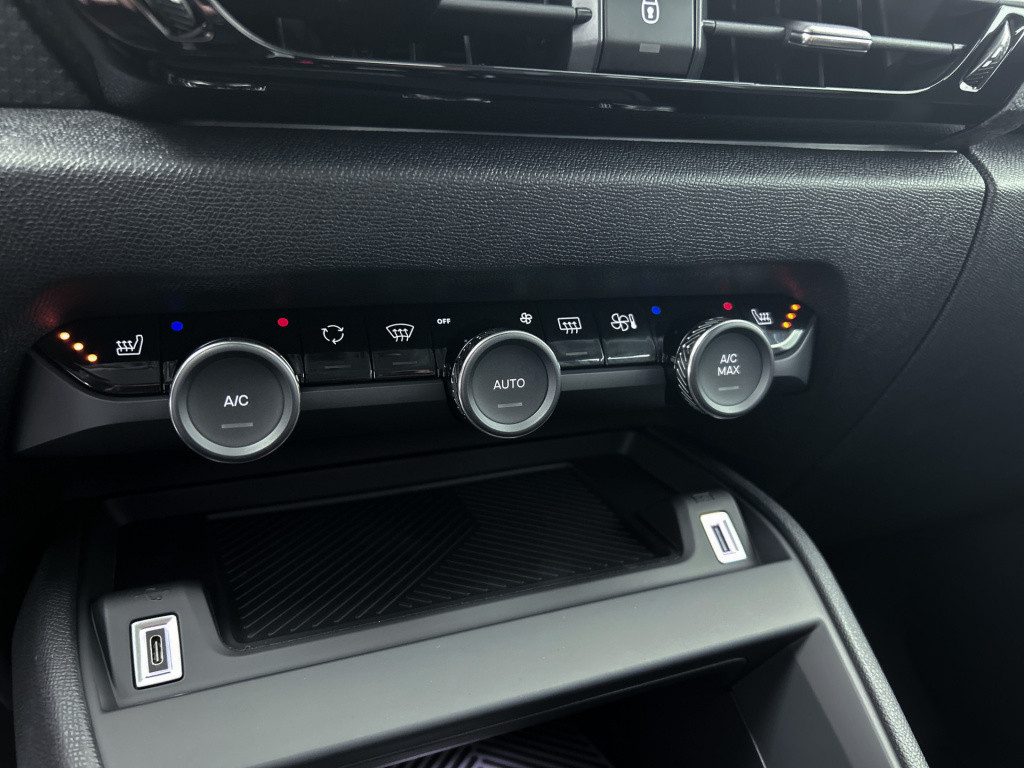 Citroen C4 hybrid 145pk automaat business private lease € 489,- pm - 48mnd 