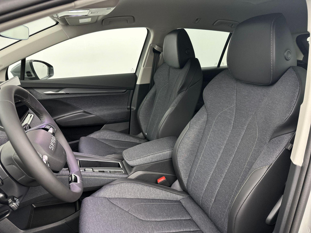 Skoda Elroq business edition tour elektromotor 210 kw / 286 pk
