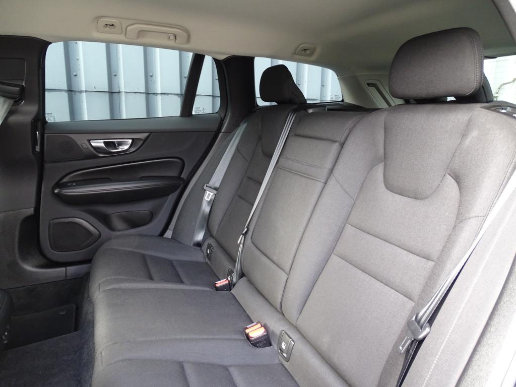 Volvo V60 2.0 b3 momentum advantage | led | stoel-stuurverwarming