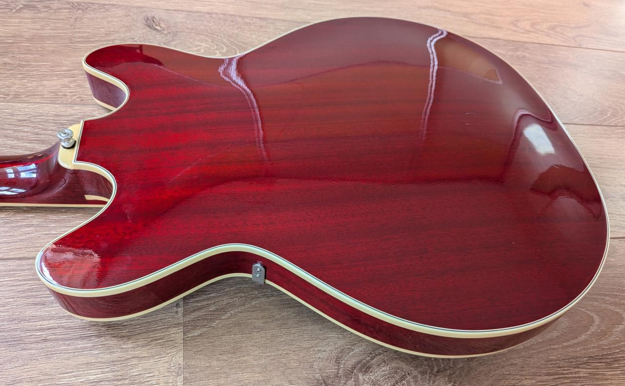 Guild Starfire 4 semi-hollow elektrische gitaar, kleur Cherry Red