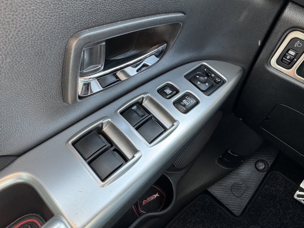 Mitsubishi Asx 1.6 cleartec intense | navigatie | trekhaak | airco | achter