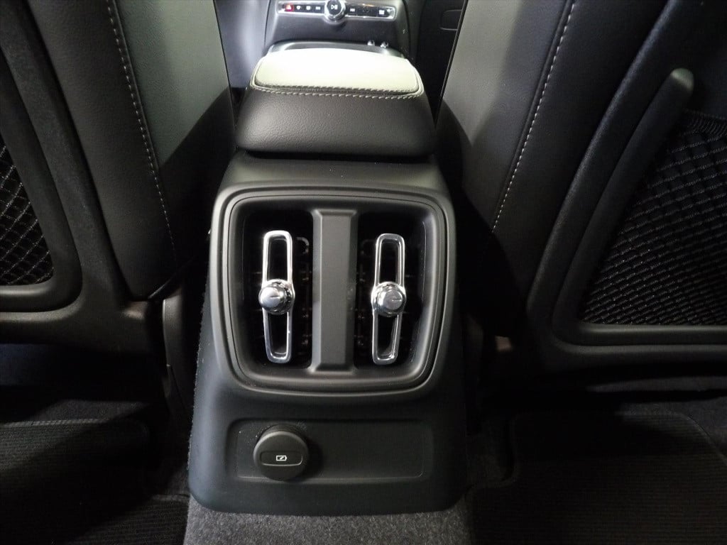 Volvo XC40 t4 twin engine 211pk geartronic r-design