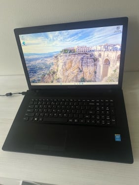Lenovo laptop met Windows 11