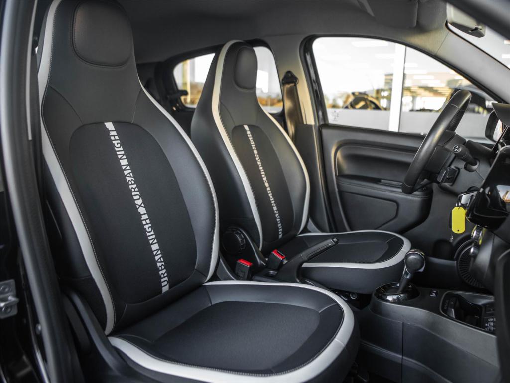 Renault Twingo r80 electric 82 série limitée urban night | apple carplay | 