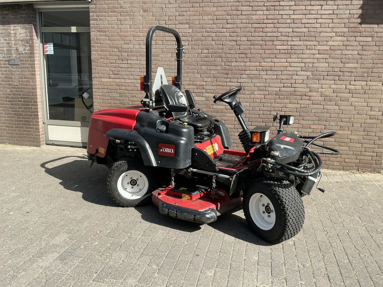 Toro 360 diesel 4WD en 4wiel besturing grote professionele zitmaaier diesel