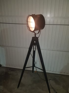 Industriële  vloerlamp