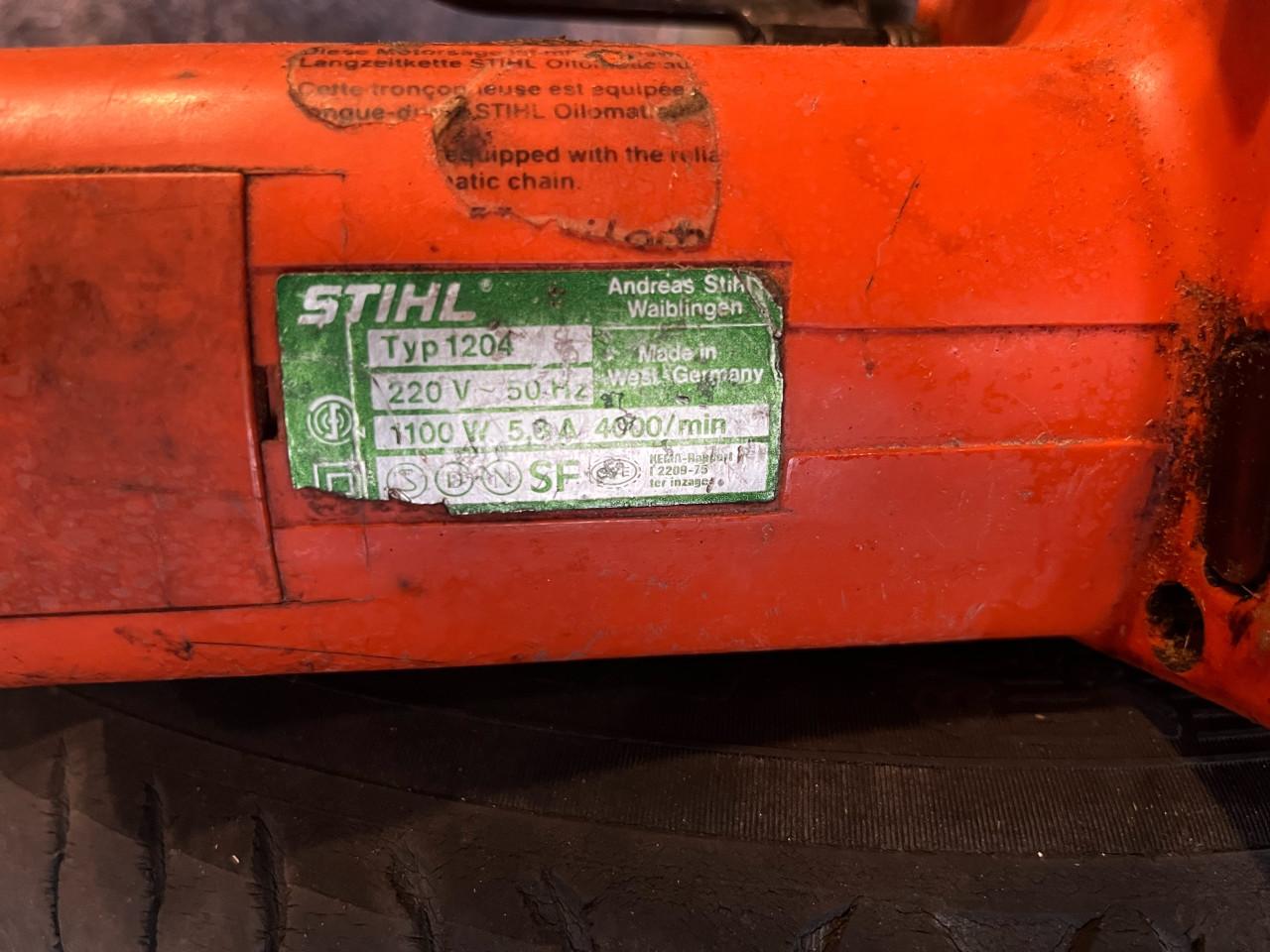2 x Stihl 026 , prof kettingzaag en E10 elektrisch