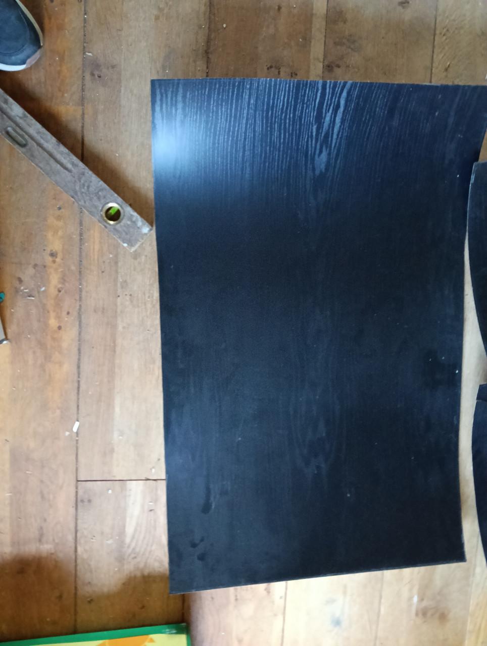 Fineer zwart met houtnerf