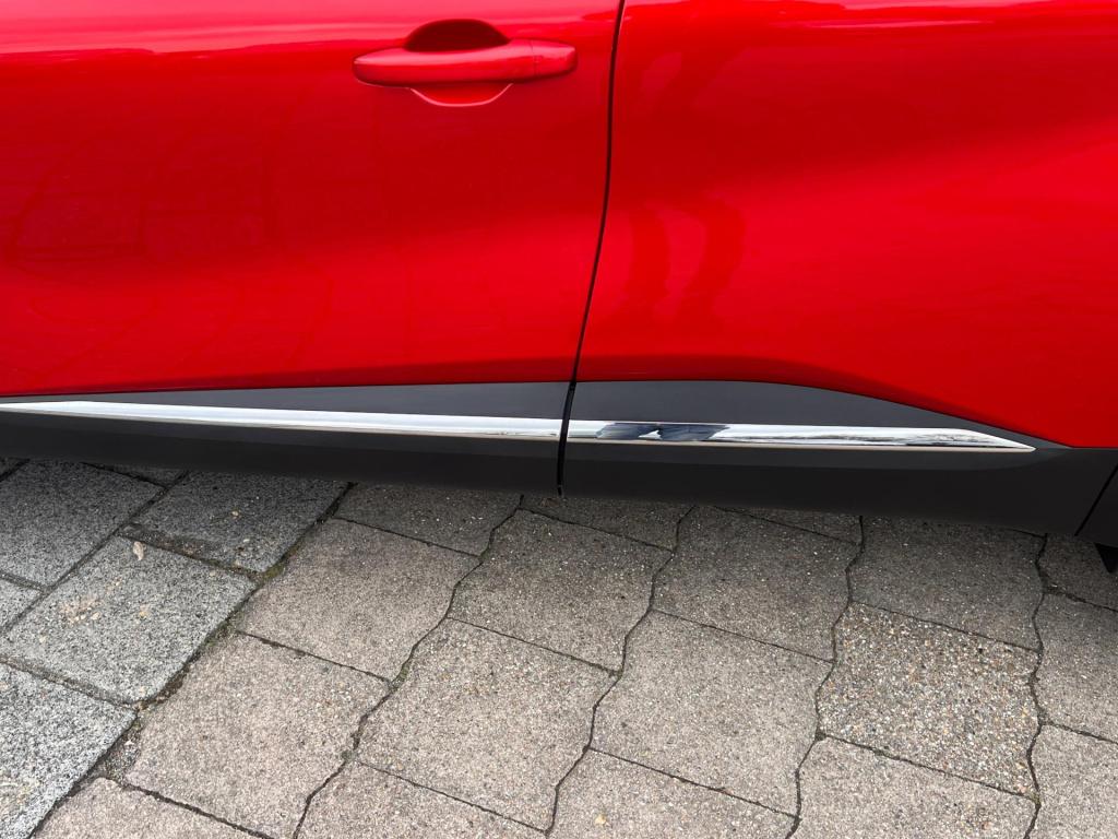 Renault Captur 1.3 tce 140 aut, intens met vele opties, camera, zelf sturen