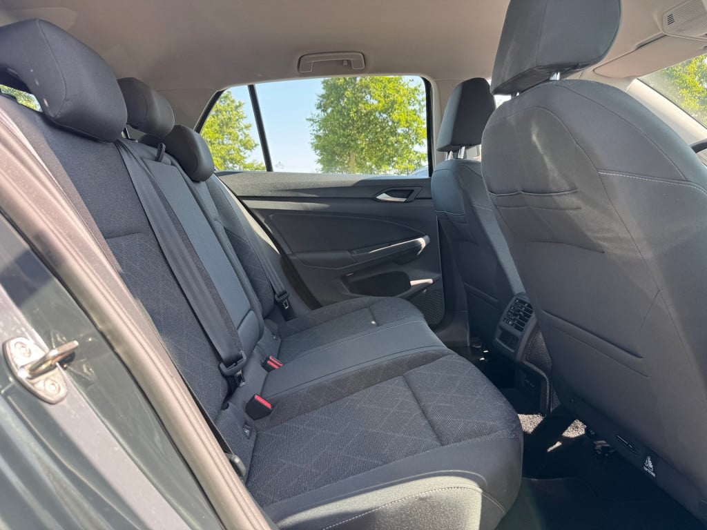 Volkswagen Golf 1.0 etsi life * camera * stoel + stuur verwarming * acc