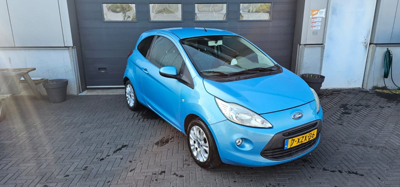TE KOOP FORD KA 1.2 TITANIUM IN TOPSTAAT MET AIRCO