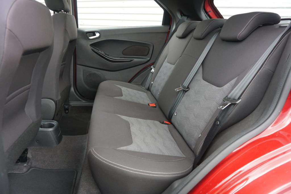 Ford KA ka+ 1.2 trend ultimate airco / cruise / parkeers. / bt / trekhaak /