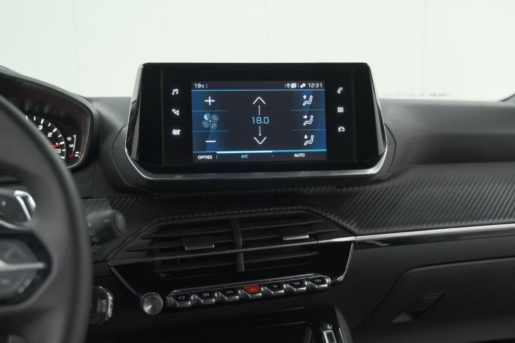 Peugeot 2008 puretech 130 eat8 allure | camera | navigatie | apple carplay 