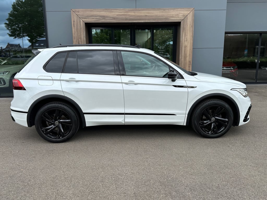 Volkswagen Tiguan 1.5 tsi 150pk dsg r-line blackstyle | panoramadak | trekh