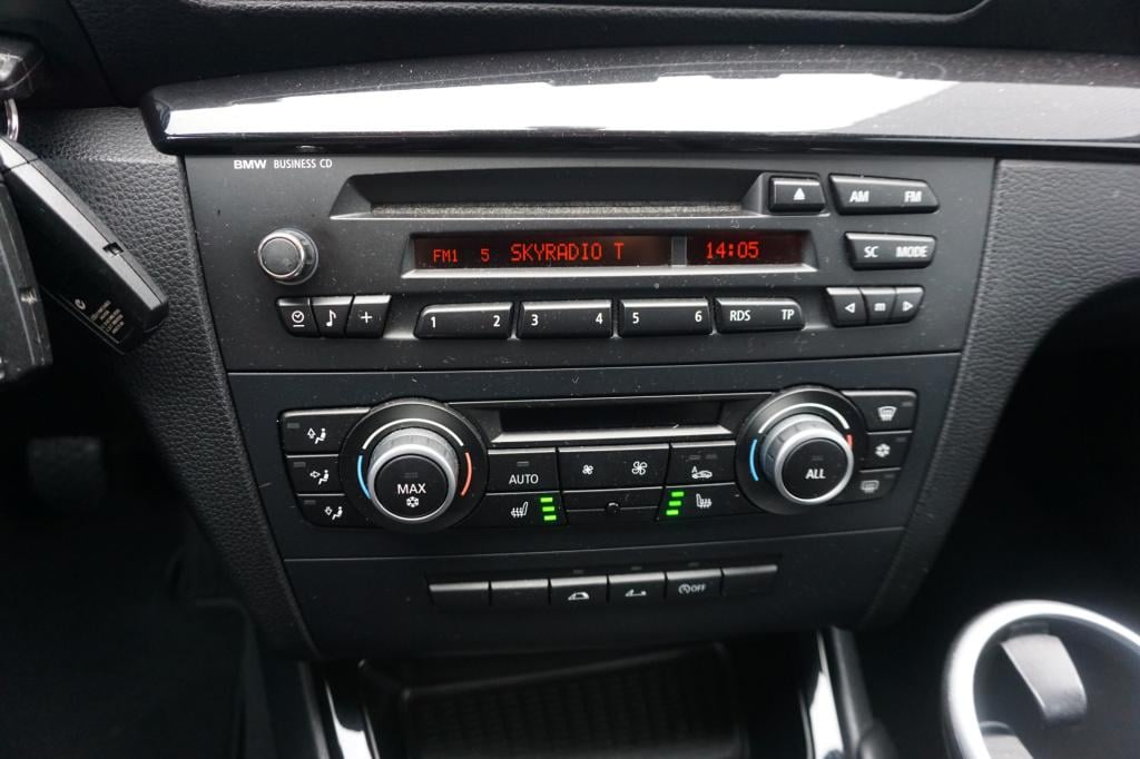 BMW 1 Serie cabrio 118i high executive climate / cruise / leder / stoelverw