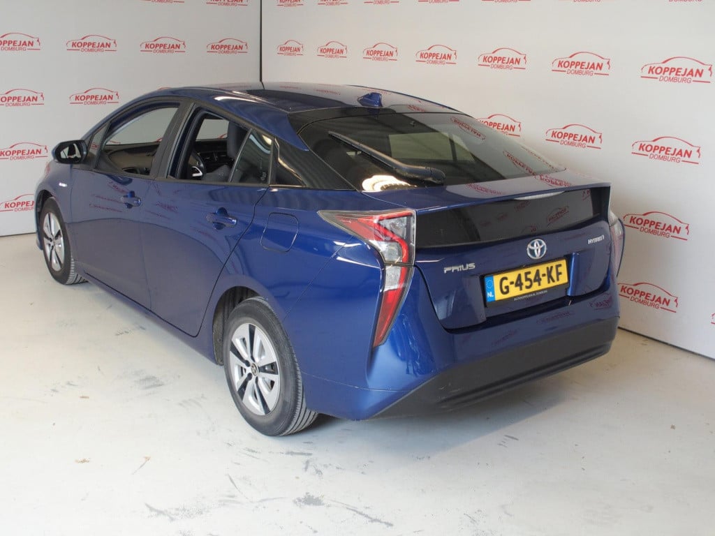 Toyota Prius 1.8 active, navigatie, acc, camera,