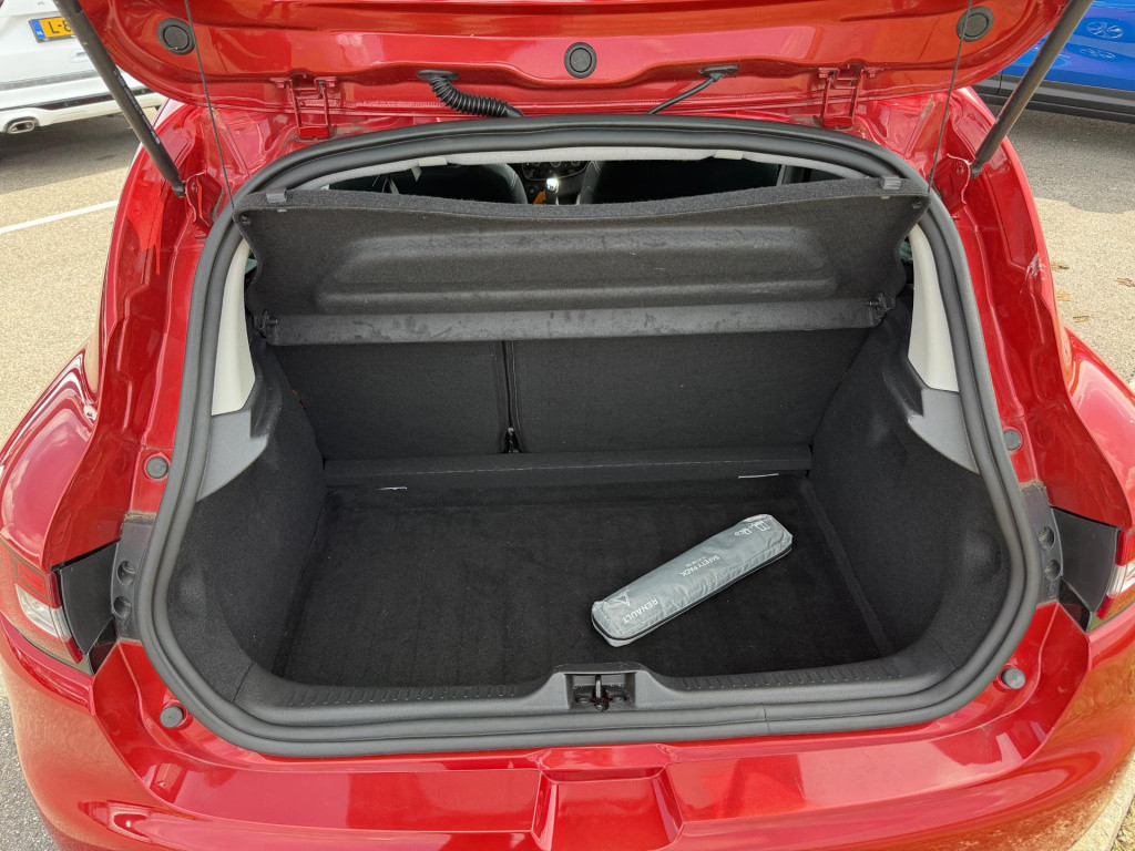 Renault Clio 0.9 tce limited cruise control | parkeersensoren | ac | dab | 