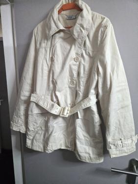 Crèmekleurige double-breasted trenchcoat Maat XL/42