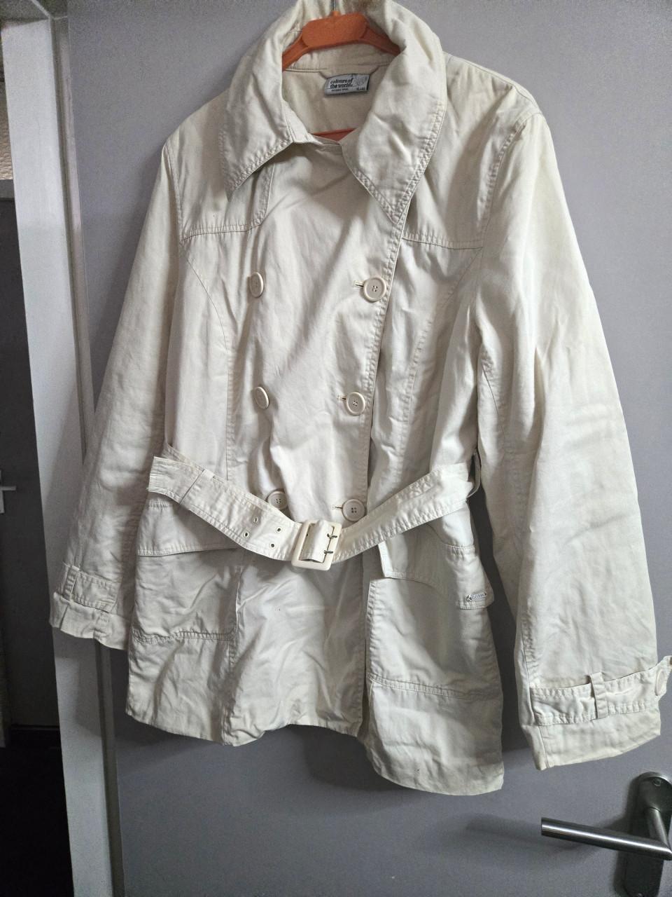 Crèmekleurige double-breasted trenchcoat Maat XL/42