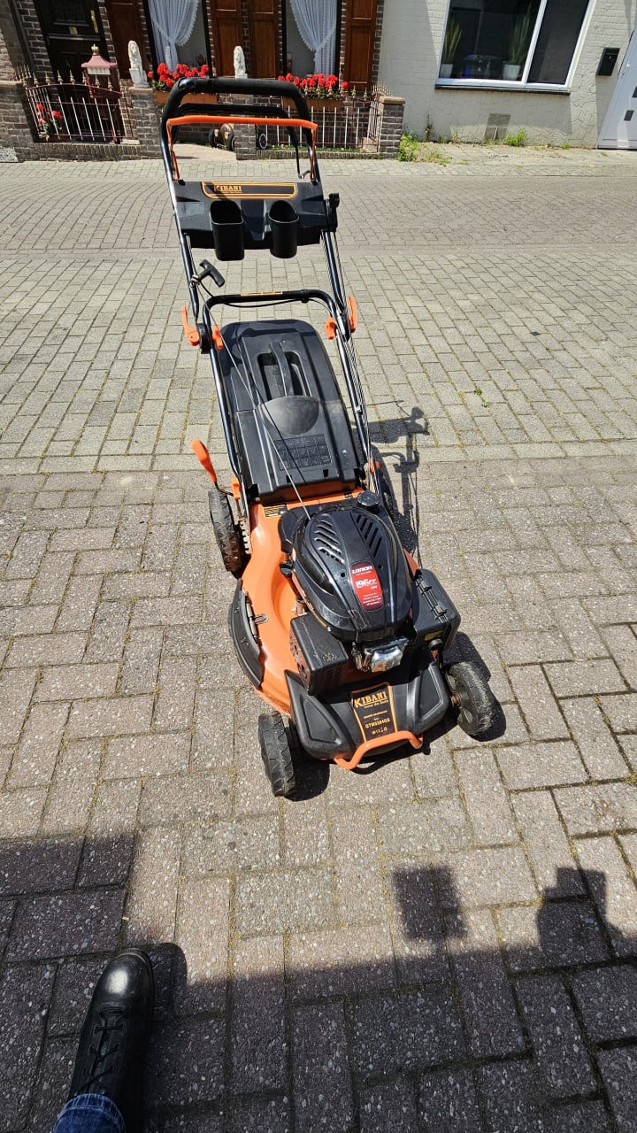 Motormaaier zelf rijdend