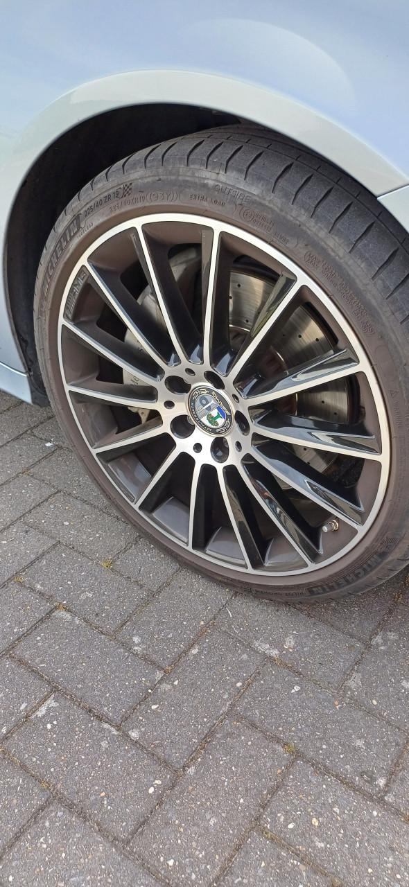 Originele 19 inch Breedset AMG Multispaak !!!