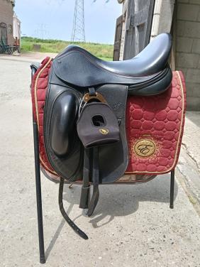 Empire Avanti dressuur zadel