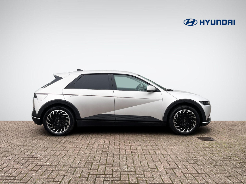 Hyundai Ioniq 5 connect+ awd 77.4 kwh hyundai ioniq 5 connect+ awd 77 kwh |