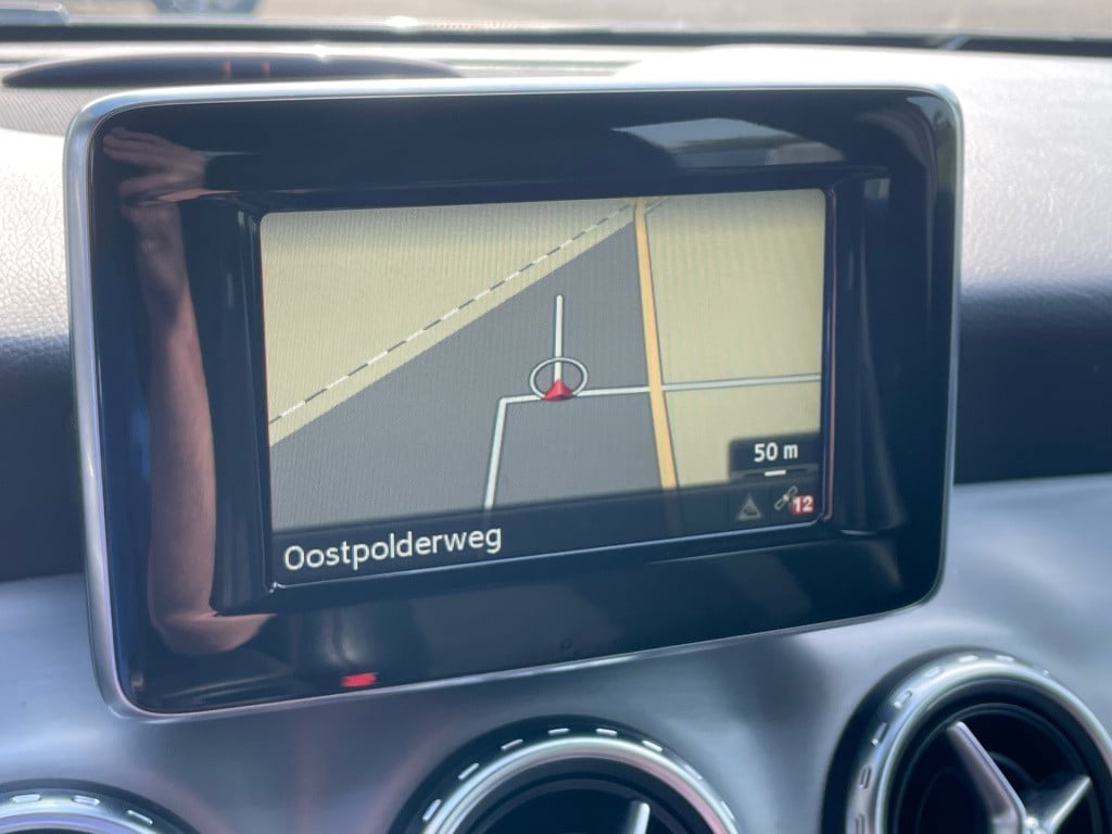 Mercedes-Benz Gla-klasse 180 prestige amg