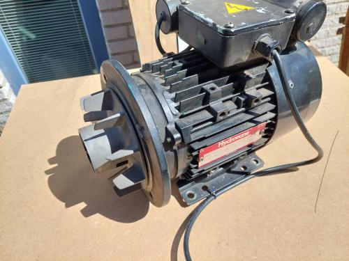 * Gereserveerd*  Zware elektromotor 230Vac