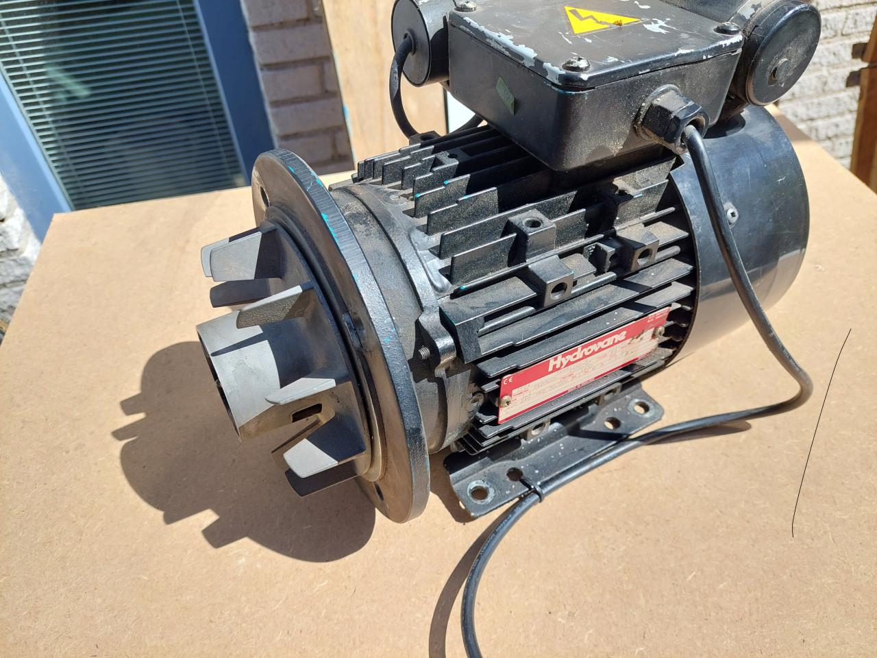 * Gereserveerd*  Zware elektromotor 230Vac