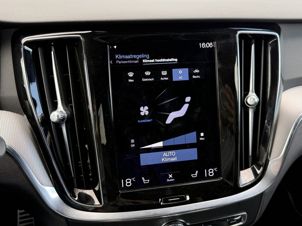 Volvo V60 t6 340pk recharge r-design| adap.cruise| trekhaak| camera| h&k s