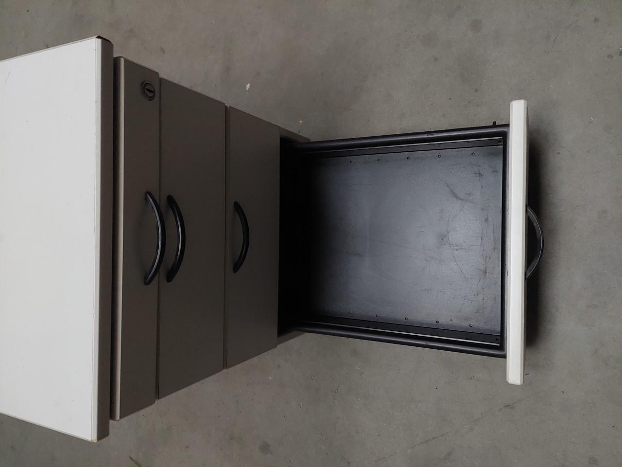 Ladekastje op wieltjes