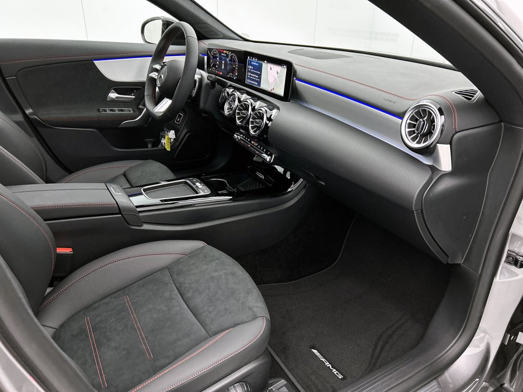 Mercedes-Benz Cla shooting brake 250 e business solution amg | trekhaak | n
