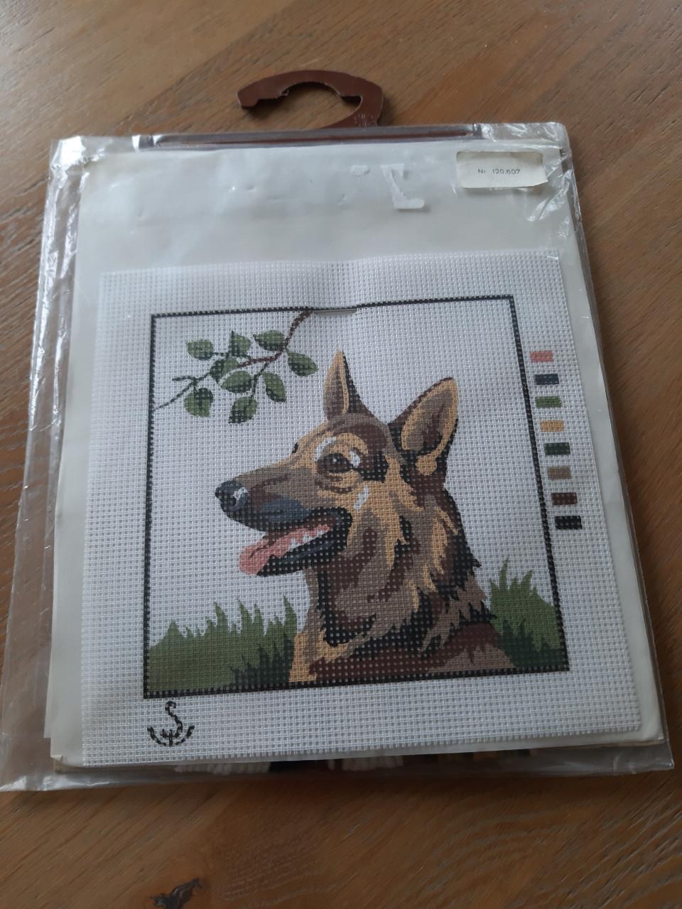 Pako borduurpakket herdershond