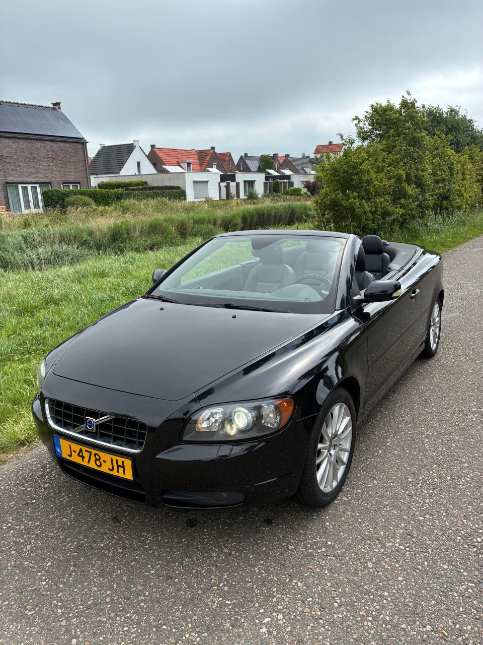 Volvo C70 2.4 140PK Zwart