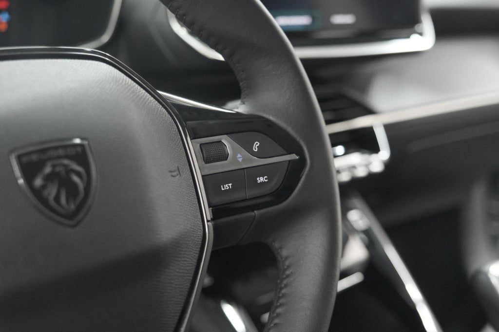 Peugeot 208 puretech 100 allure | 360 camera | dodehoekdetectie | apple car