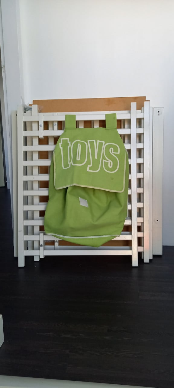 Wit houten box te koop aangeboden