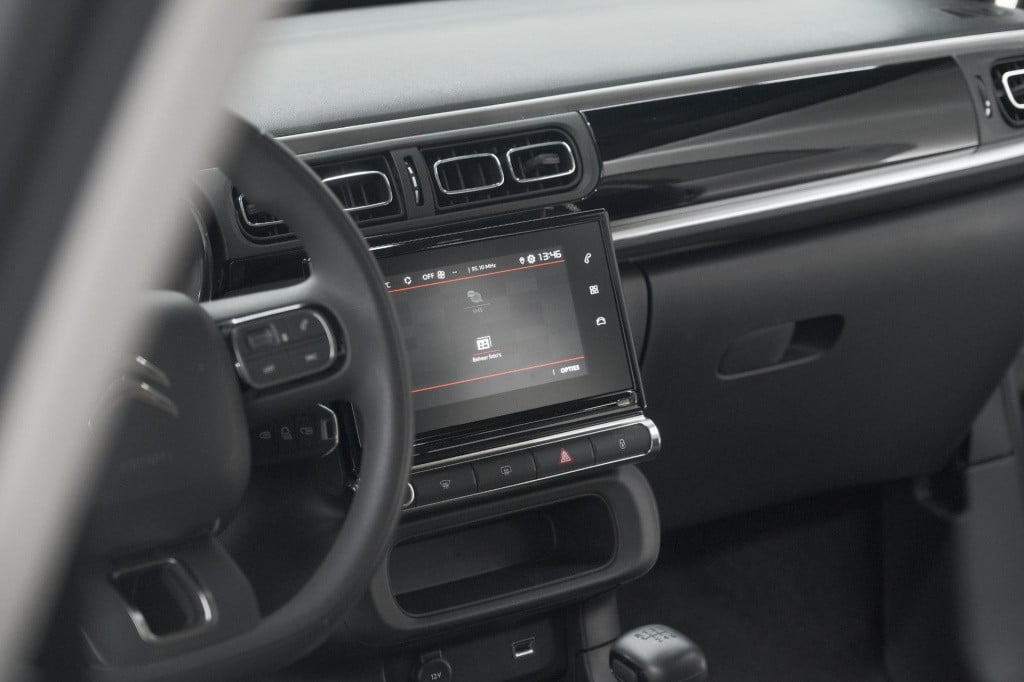 Citroen C3 puretech 110 max | parkeersensoren | apple carplay | climate con