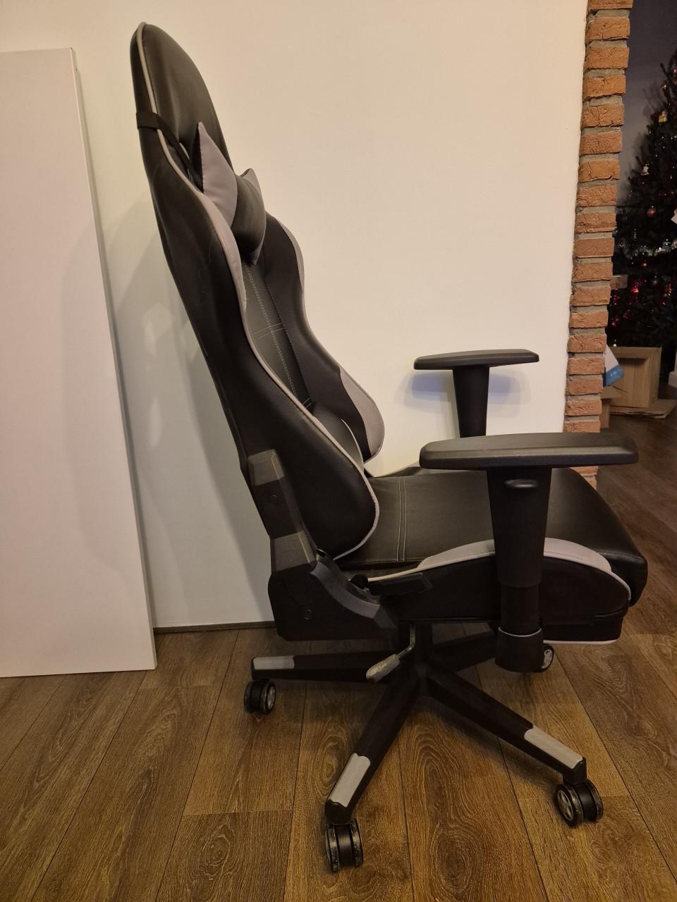 Te koop gamestoel weinig gebruikt