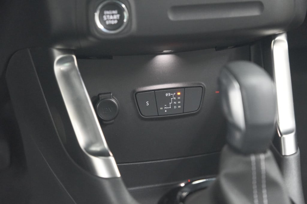 Citroen C3 Aircross puretech 130 eat6 shine | camera | navigatie | parkeers
