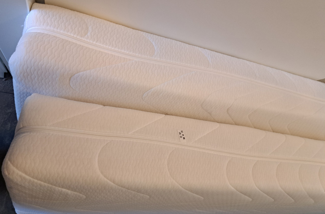 2 koudschuim matrassen HR45 - 70x200x16 cm