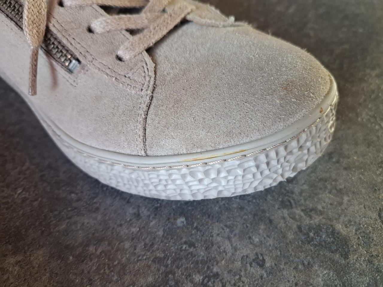 Hartjes 39 breedtemaat H Sneakers goede staat Beige